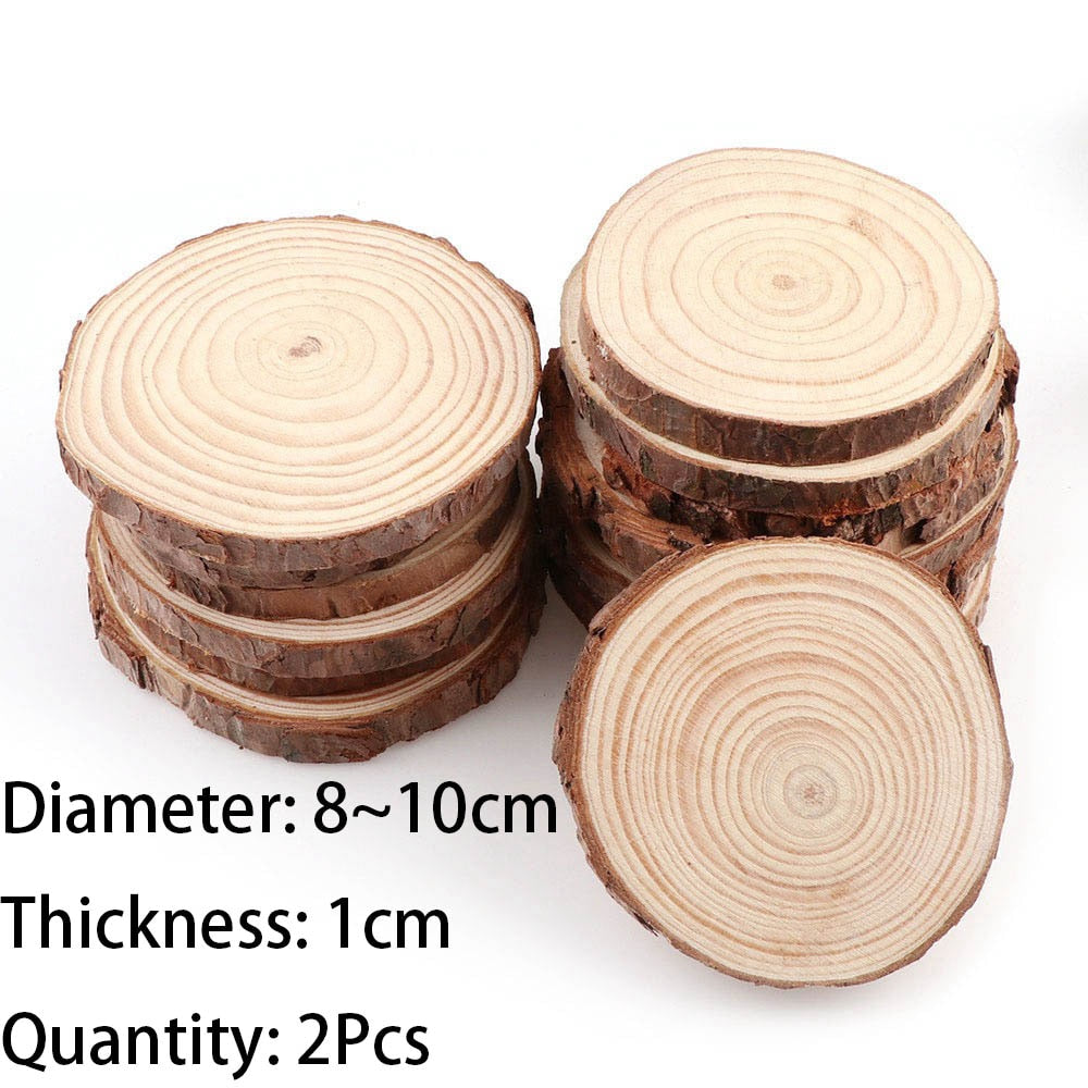 Natural pine wood slices with tree bark, ideal for DIY crafts and decor projects.