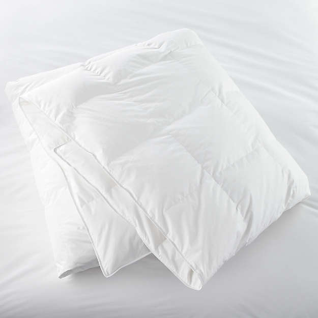 Dreamaker Thermaloft Quilt 400Gsm for Queen Bed, featuring breathable cotton cover and plush polyester filling.