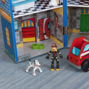 Everyday Heroes Play Set featuring police motorcycle, fire truck, helicopter, and bendable figures for kids' imaginative play.