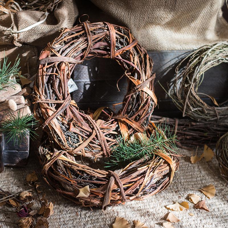 Handmade Fall Natural Rattan and Willow Wreath, featuring earthy tones and unique textures, perfect for Christmas decoration.