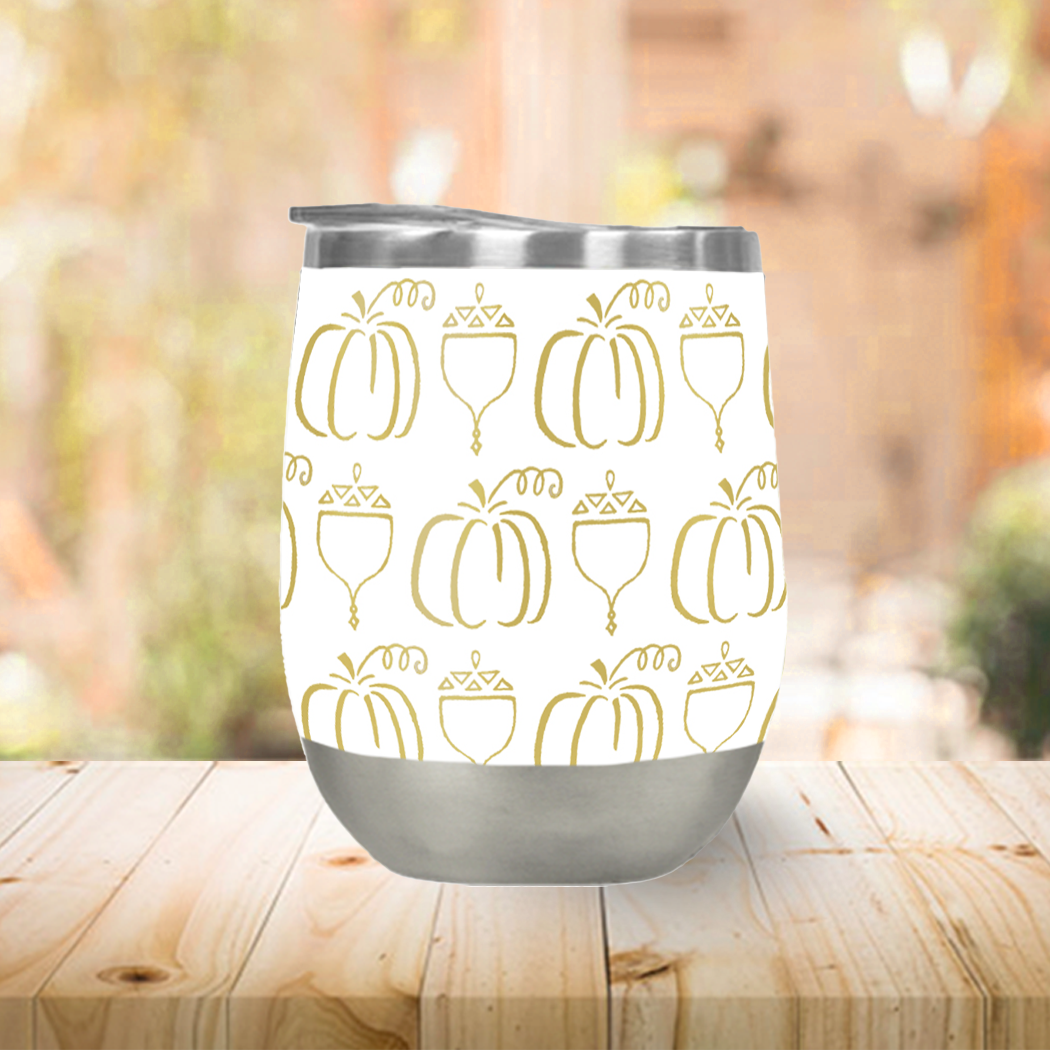 Gold Acorn & Pumpkin Stemless Wine Tumbler with double-wall insulation and plastic lid, perfect for outdoor use.