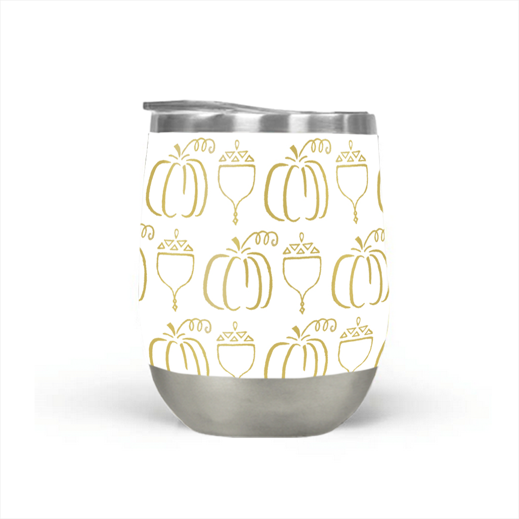 Gold Acorn & Pumpkin Stemless Wine Tumbler with double-wall insulation and plastic lid, perfect for outdoor use.