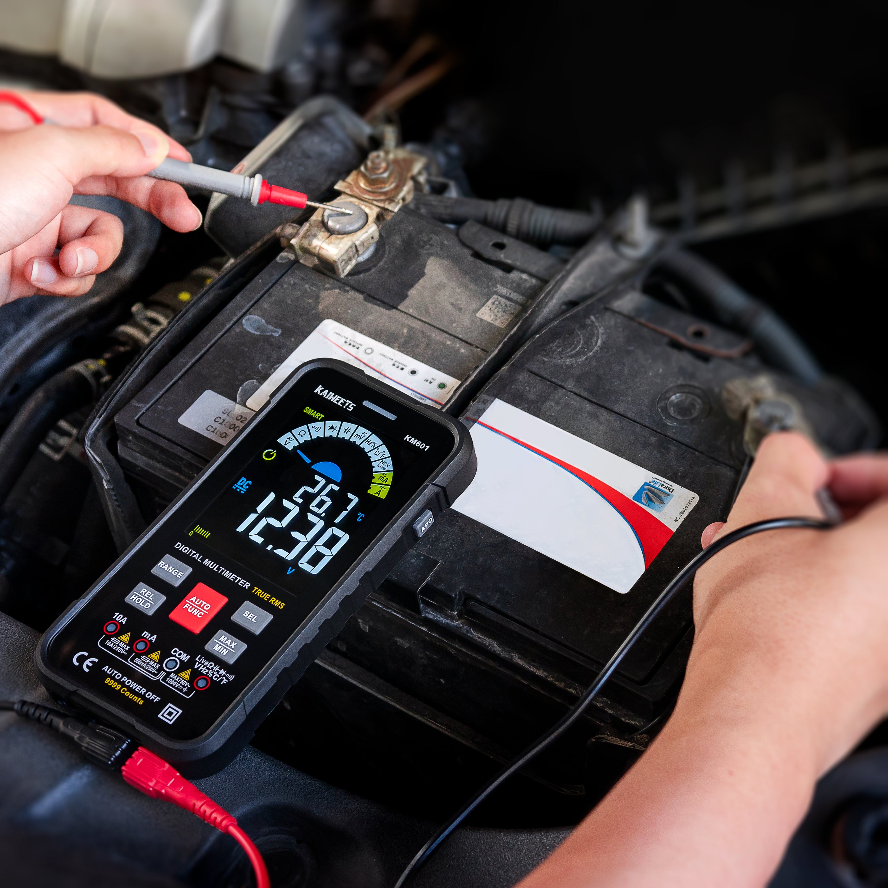 KAIWEETS Digital Multimeter KM601 displaying voltage measurement with a modern design.