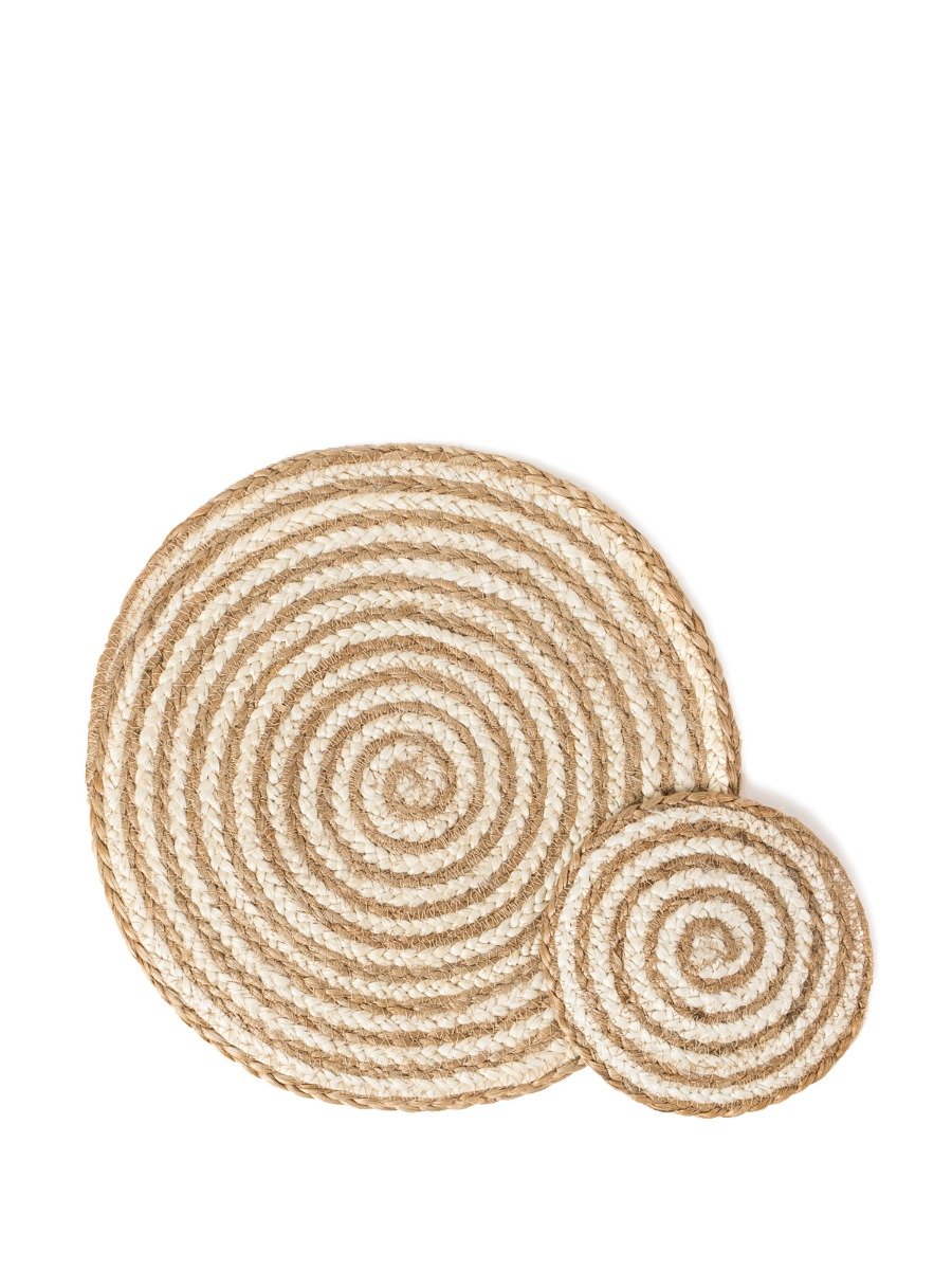 Set of 4 handmade jute coasters in natural color, featuring a spiral design, perfect for protecting surfaces from scratches and watermarks.