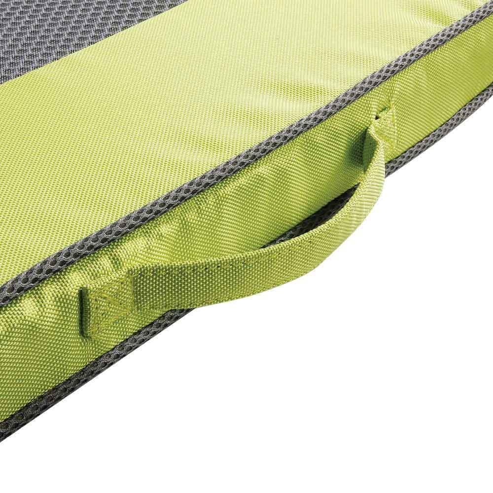 M Outdoor Dog Mat Quick Dry in green, featuring a plastic noodle design for comfort and airflow, perfect for outdoor use.