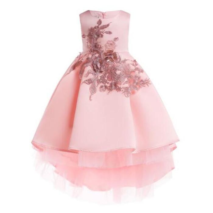 A beautiful pink girls' evening dress featuring embroidery and sequins, perfect for parties and special occasions.