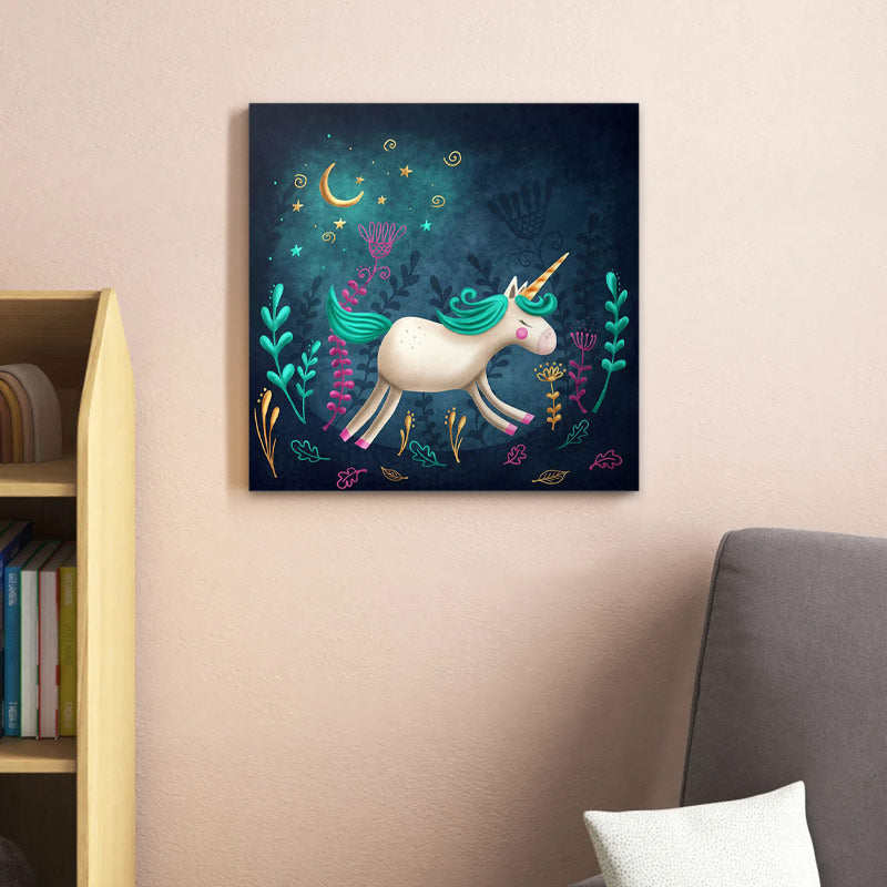 A colorful unicorn painting on canvas for kids, measuring 40x40x3cm, featuring a whimsical design perfect for children's rooms.