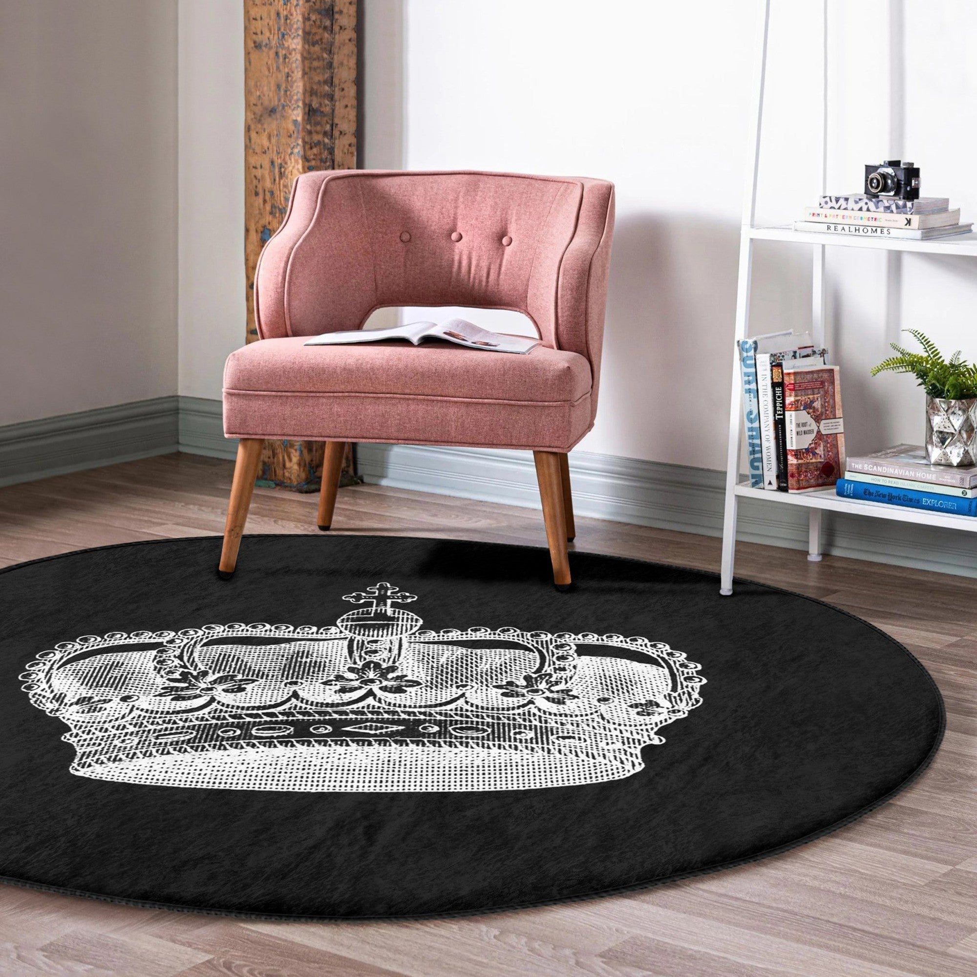 Queen Crown Pattern Black Washable Round Rug featuring a stylish black design, perfect for modern home decor.