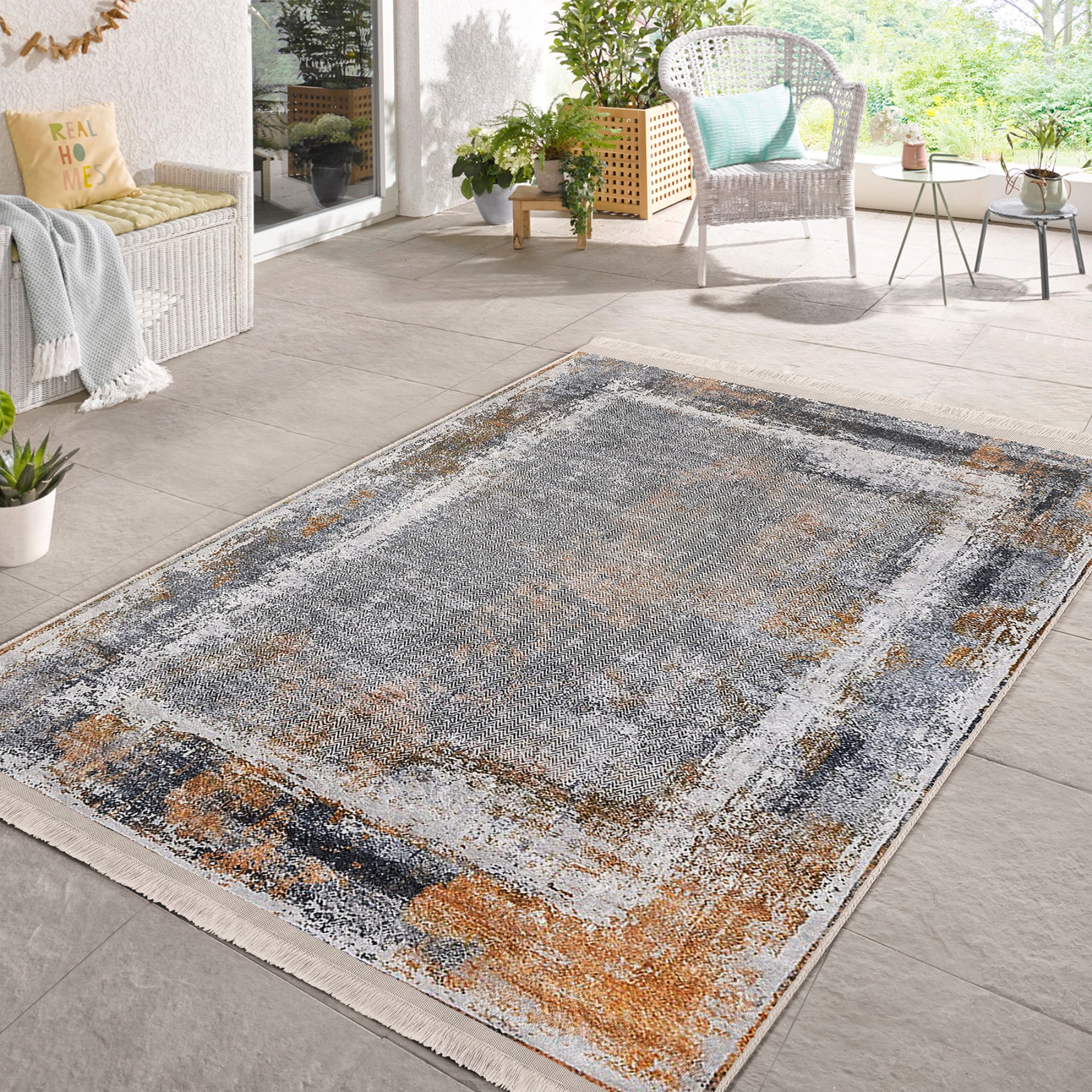 Homeezone Retro Classic Washable Rug featuring vintage design with fringes, made of cotton and polyester blend, showcasing its machine-washable feature.