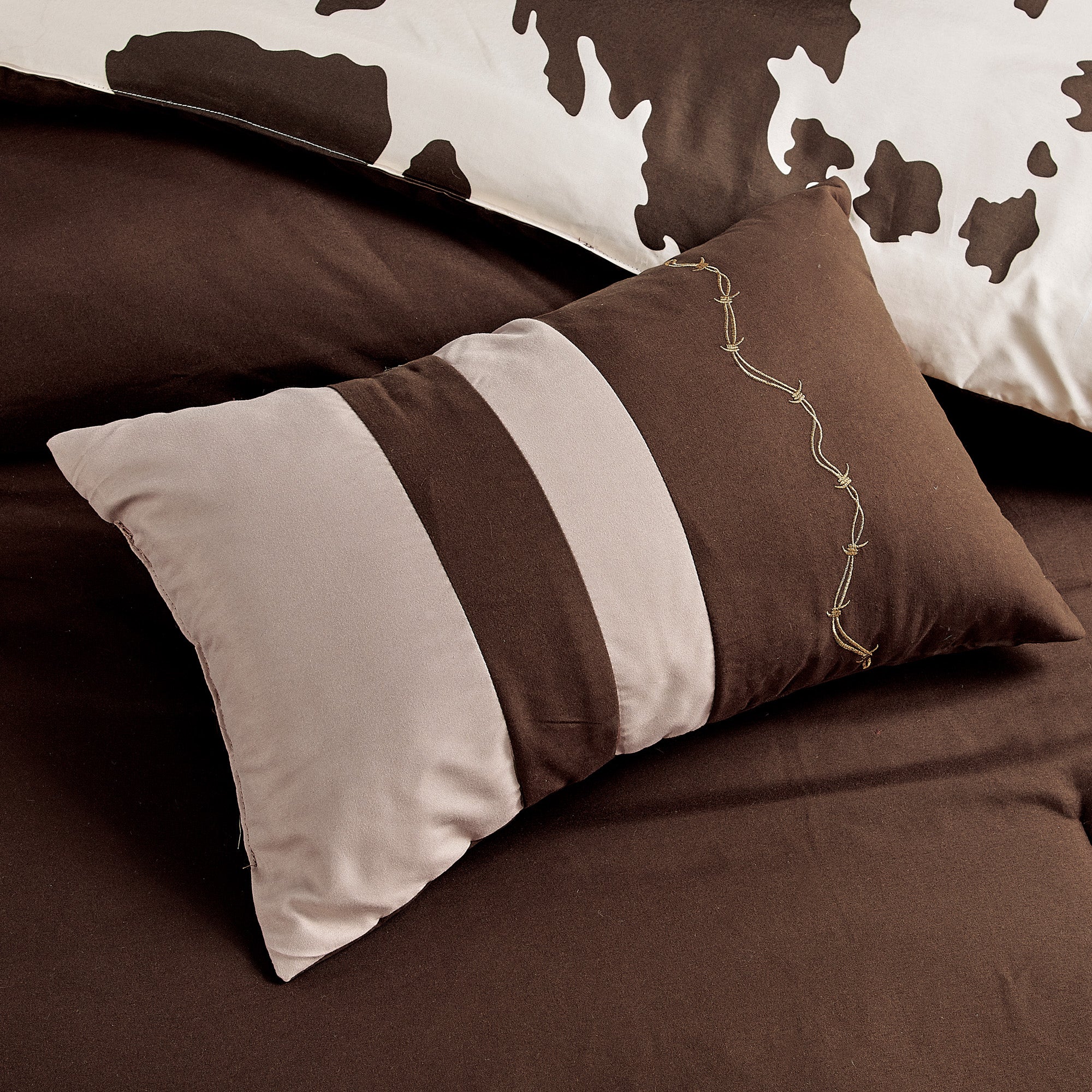 Reversible Cowhide Lovers Brown Horseshoe Comforter Set showcasing a luxurious design with creamy off-white and tawny brown colors, perfect for Western-themed decor.