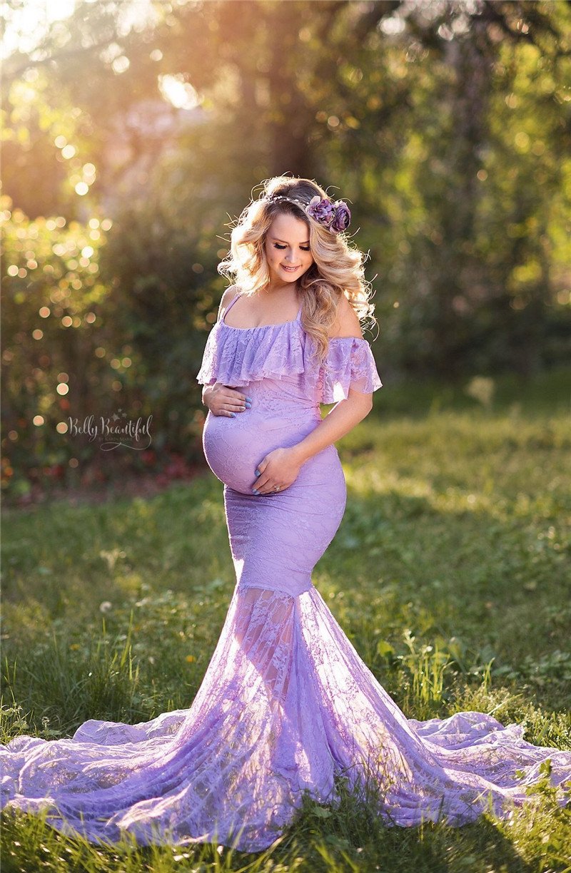 Elegant Summer Maternity Photography Props Maxi Gown in lace, perfect for expecting mothers, showcasing a floor-length design and halter neckline.