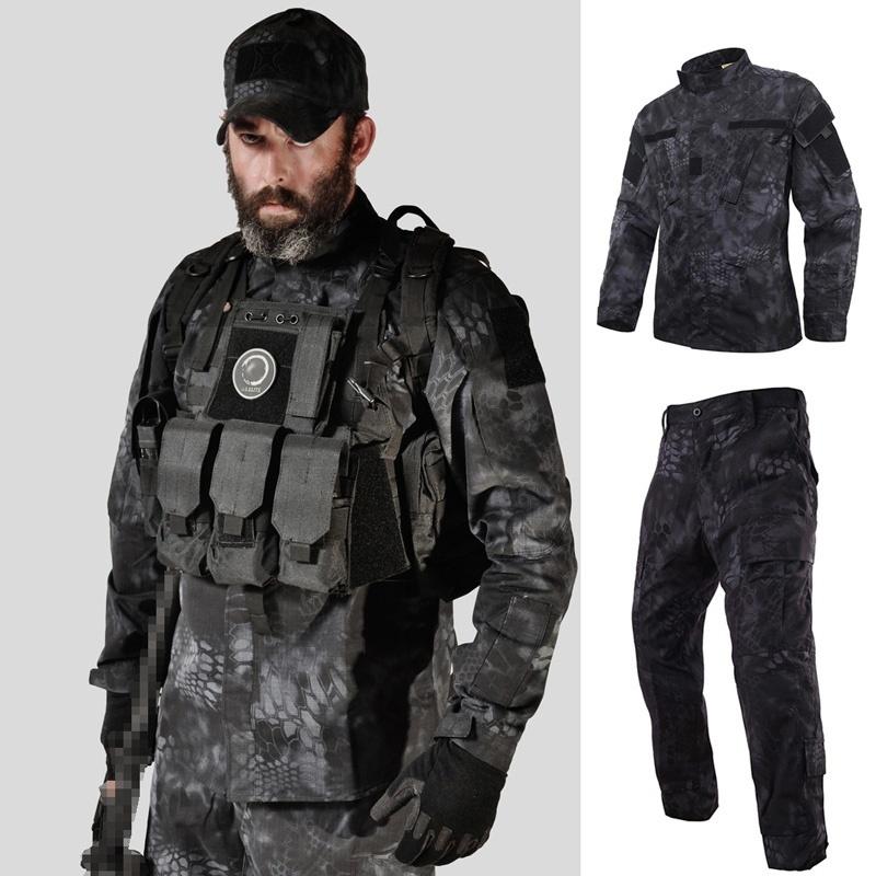 Tactical US RU Army Camouflage Combat Uniform for men in various camouflage patterns, showcasing durability and comfort.