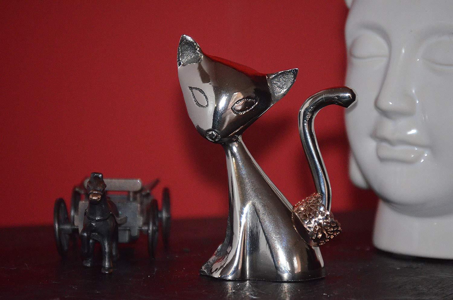 Vibhsa Cat Ring Holder in Silver with a cat design, featuring a padded base and elegant tail for holding rings securely.