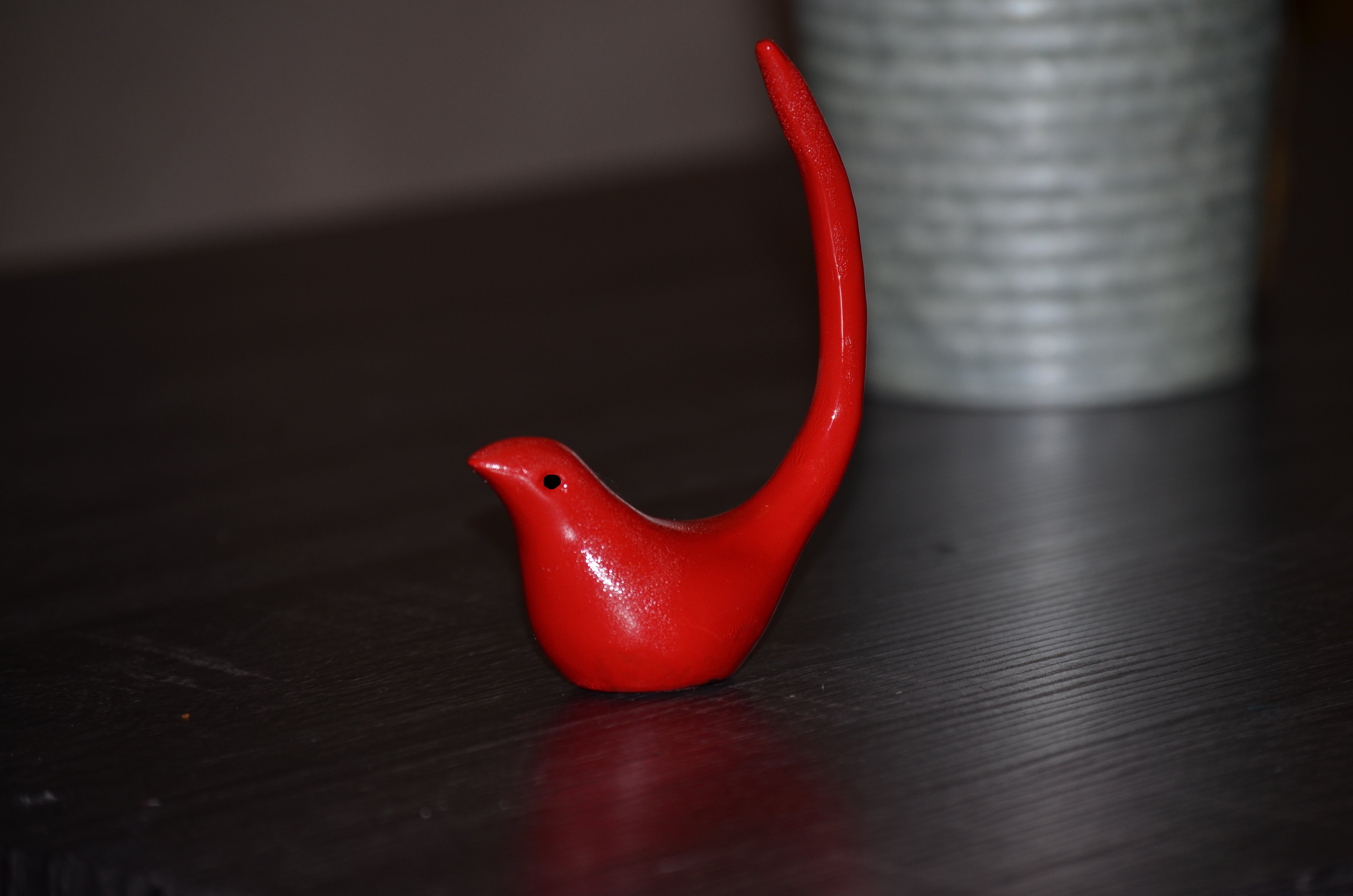 Vibhsa Gifts Bird Ring Holder Jewelry in Red, handcrafted aluminum bird figurine with a silver nickel plated ring holder.