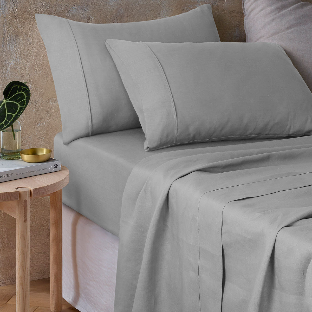 Silver 100% Hemp Sheet Set including flat sheet, fitted sheet, and pillowcases, showcasing soft and breathable fabric.