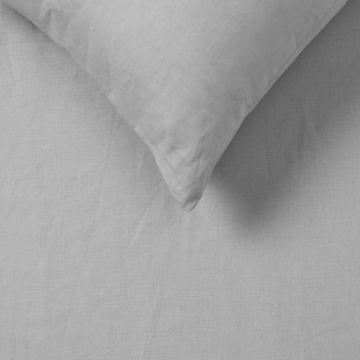 Silver 100% Hemp Sheet Set including flat sheet, fitted sheet, and pillowcases, showcasing soft and breathable fabric.