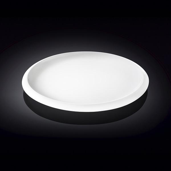 A pristine white 9.5-inch dinner plate made of durable porcelain, showcasing an elegant rolled rim design, perfect for any dining occasion.