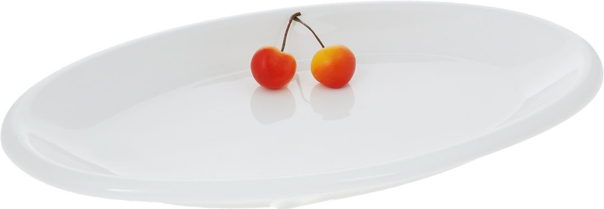 Elegant Wilmax White Oval Plate, 14.5 inches, perfect for serving various dishes.