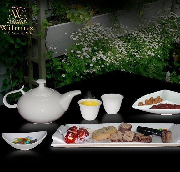 Wilmax White Rectangular Platter measuring 13.5 inches by 7 inches, showcasing its elegant design and high-quality porcelain material.