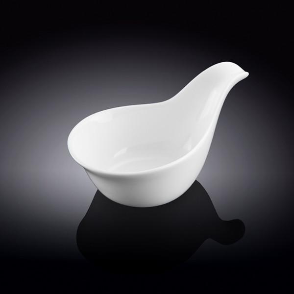 Elegant white porcelain snack dish with handle, perfect for appetizers and desserts.