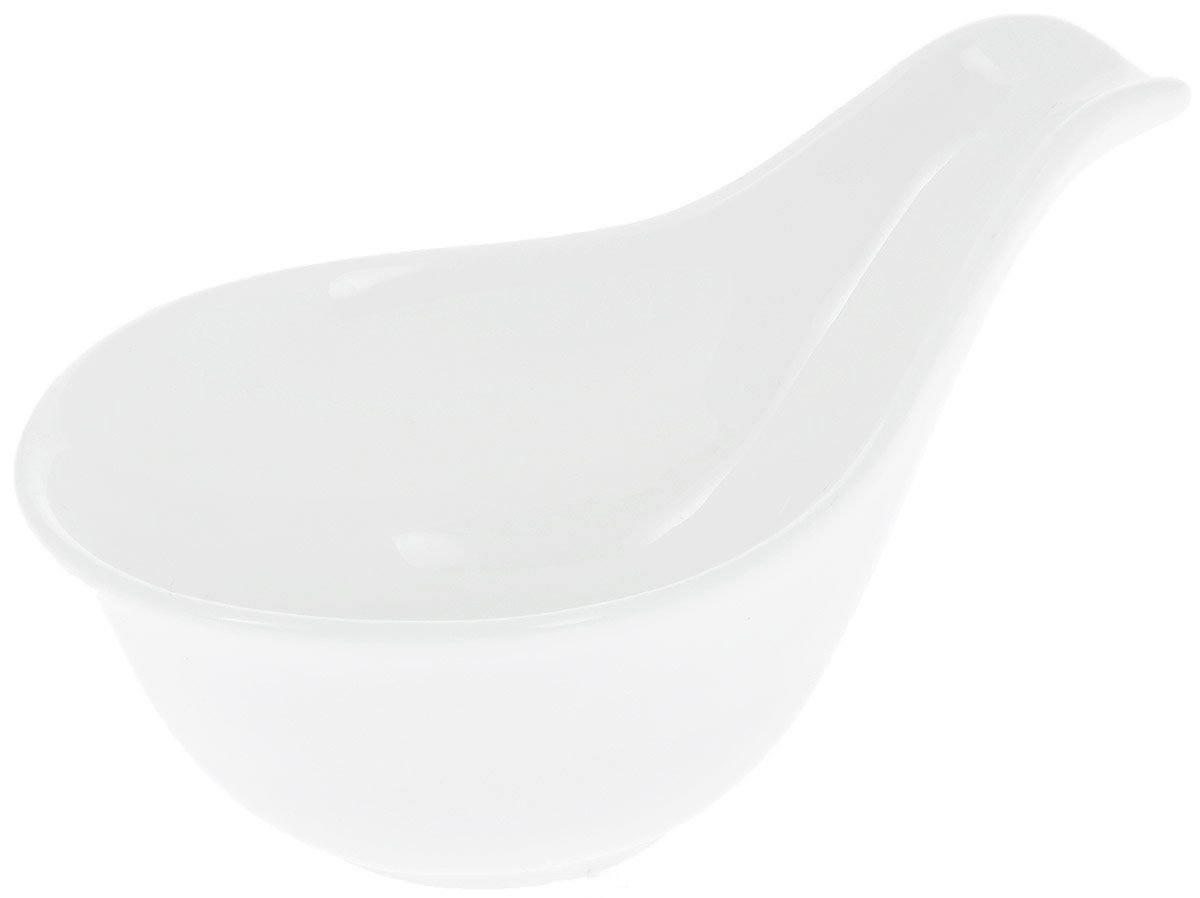 Elegant white porcelain snack dish with handle, perfect for appetizers and desserts.