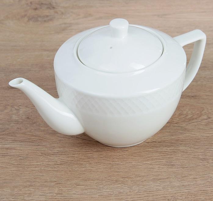 Elegant WILMAX White Teapot, 30 oz, with embossed design and gift box packaging.