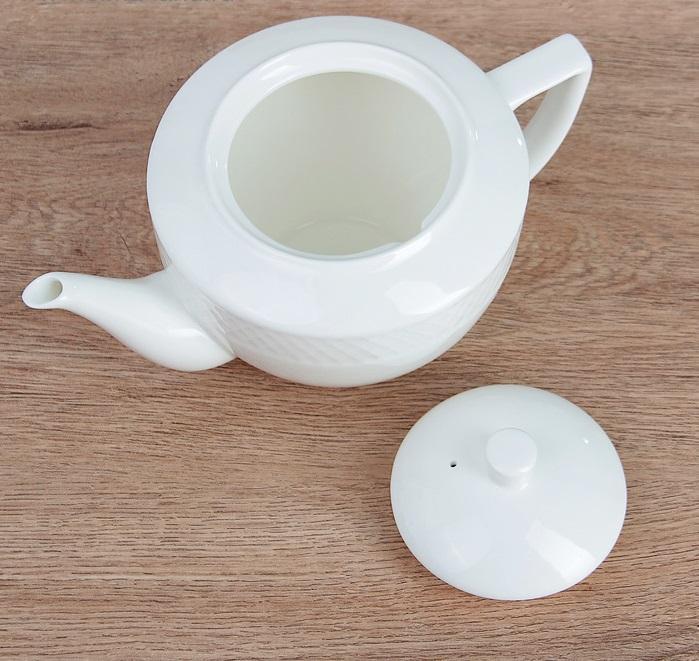 Elegant WILMAX White Teapot, 30 oz, with embossed design and gift box packaging.