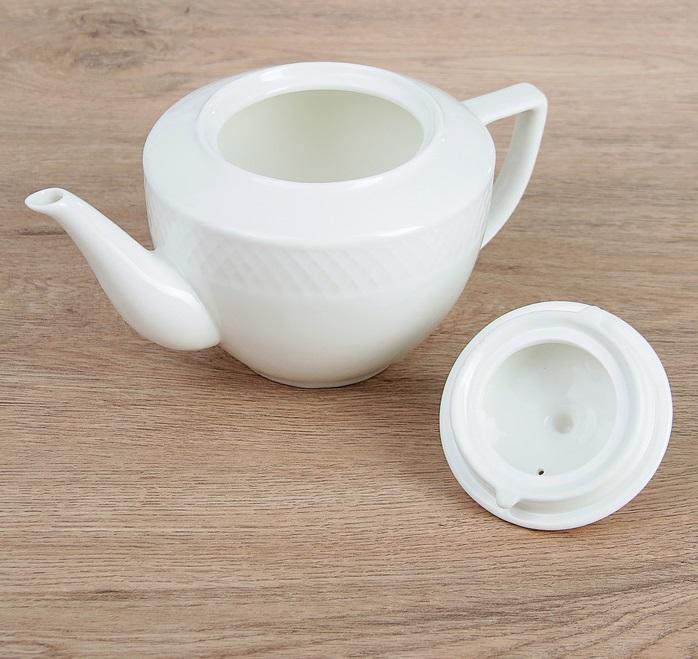 Elegant WILMAX White Teapot, 30 oz, with embossed design and gift box packaging.