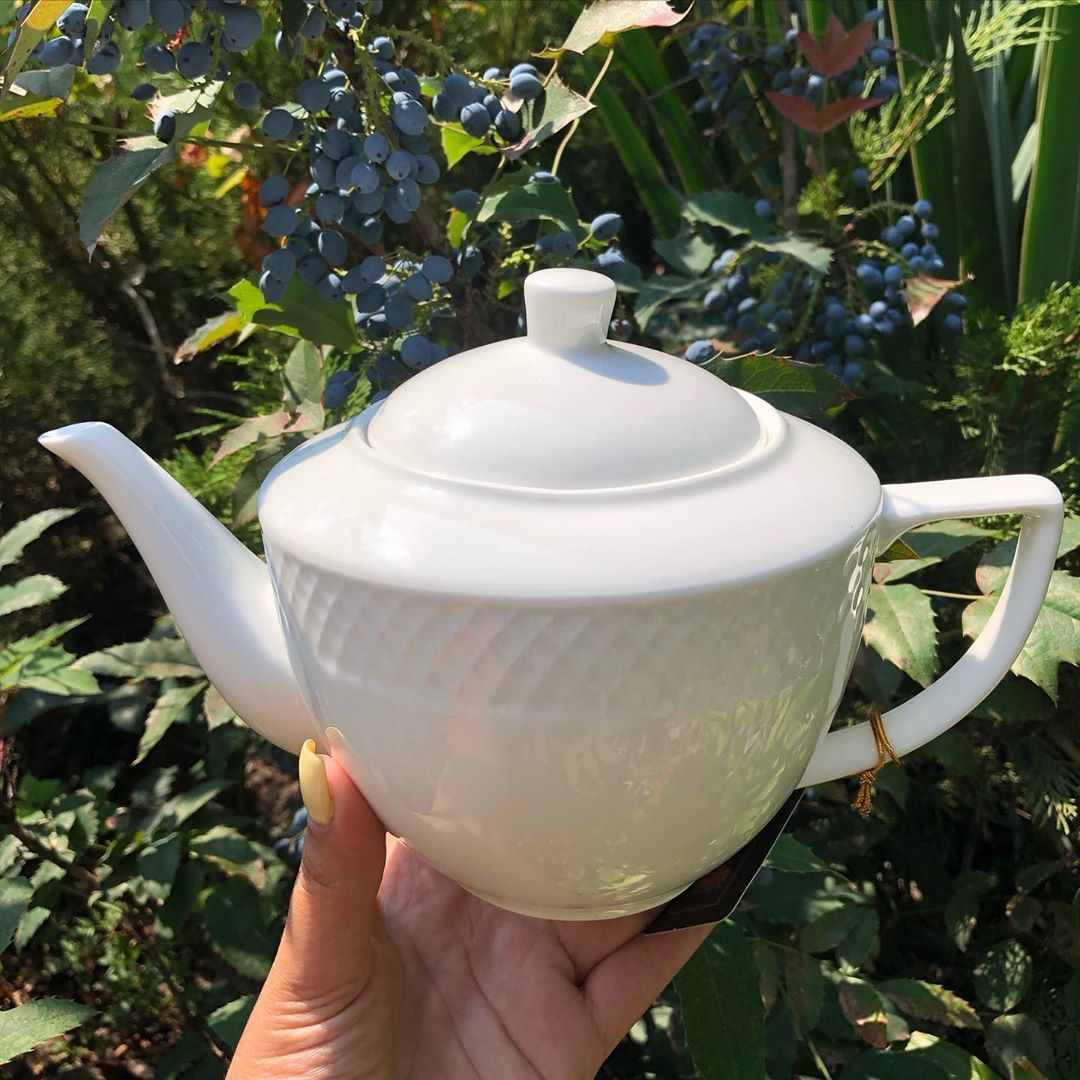 Elegant WILMAX White Teapot, 30 oz, with embossed design and gift box packaging.