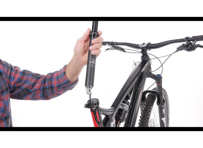 ZOOM MTB Adjustable seatpost with internal cable routing, 30.9mm diameter and 125mm travel, showcasing its sleek design and durable construction.