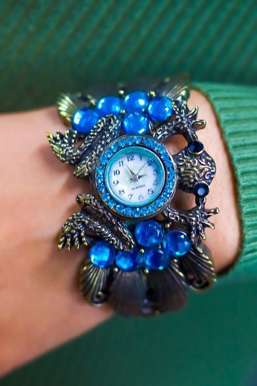 Antique Series Indigo Bracelet featuring high-quality brass with a blue accent, showcasing a vintage design.