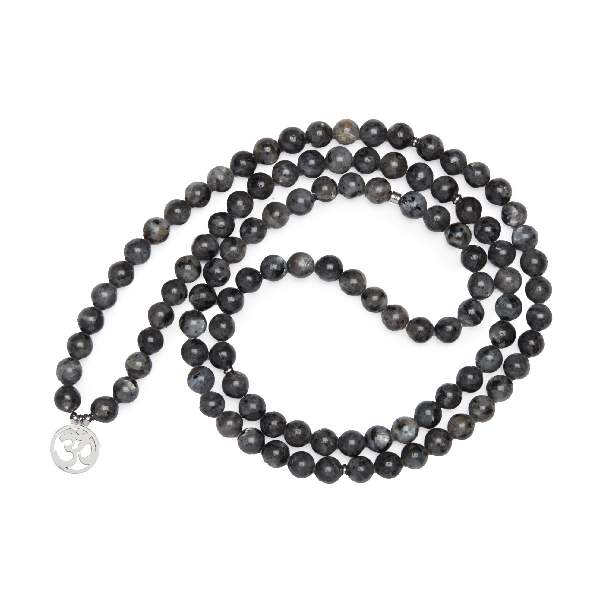 Bracelet Mala 'Om' de 108 perles en Labradorite Grise, avec pendentif en acier inoxydable, conçu pour la méditation et la protection.