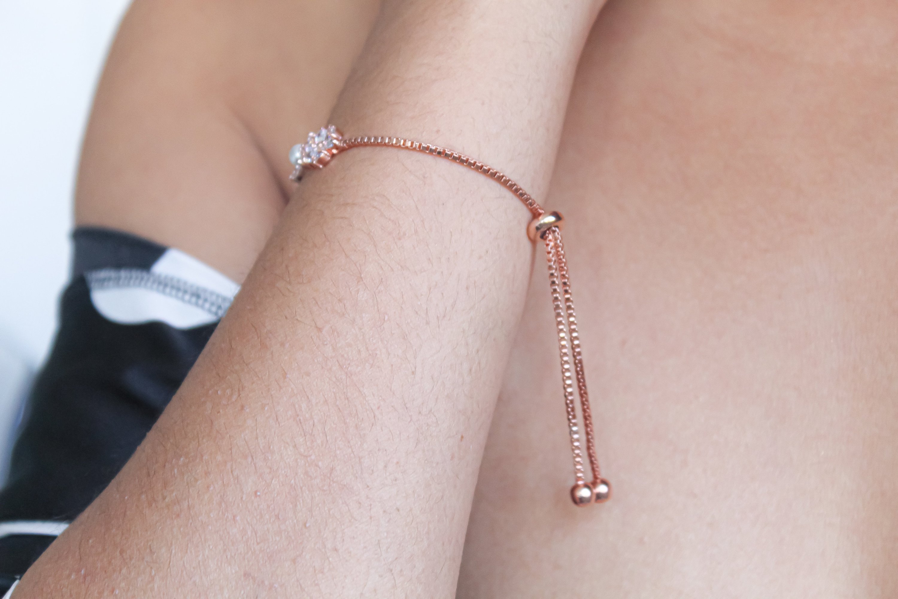 Clear Sky Star Bracelet featuring rose gold plating and authentic zircons, adjustable strap for a perfect fit.