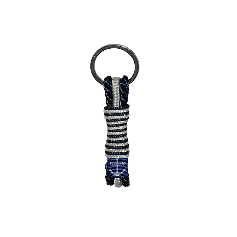 Gearoid Handmade Lasso Keychain featuring dark blue and white nautical ropes, showcasing a stylish and retro design.