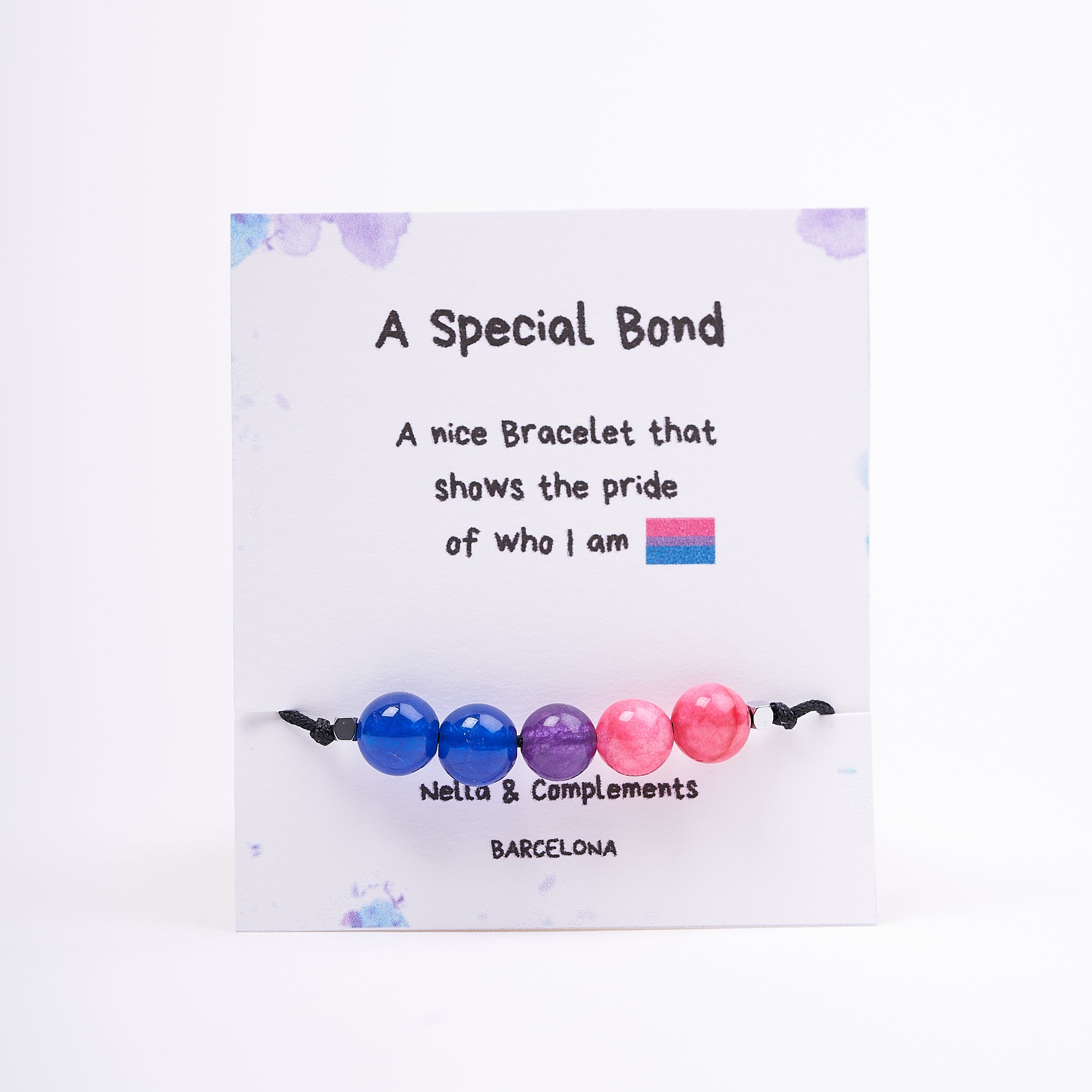 Pulsera de orgullo bisexual hecha a mano con ágatas naturales en colores fucsia, violeta y azul, ajustable con hilo negro.