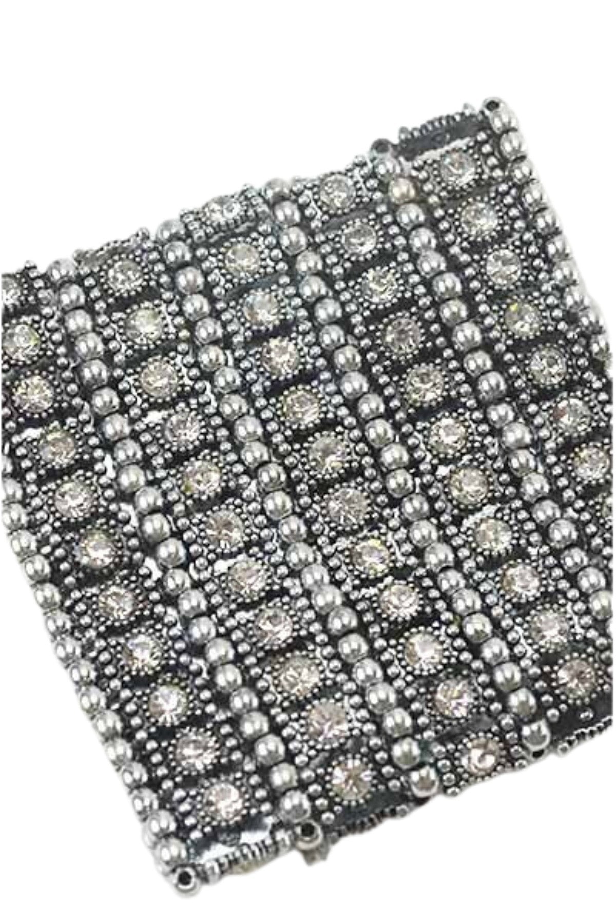 A beautiful stretchable studded crystal bracelet with sparkling crystals, perfect for any occasion.