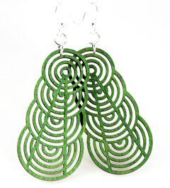 Ascending Interlocking Circle Earrings in Kelly Green, made from sustainably sourced wood with silver-finished stainless steel ear wires.