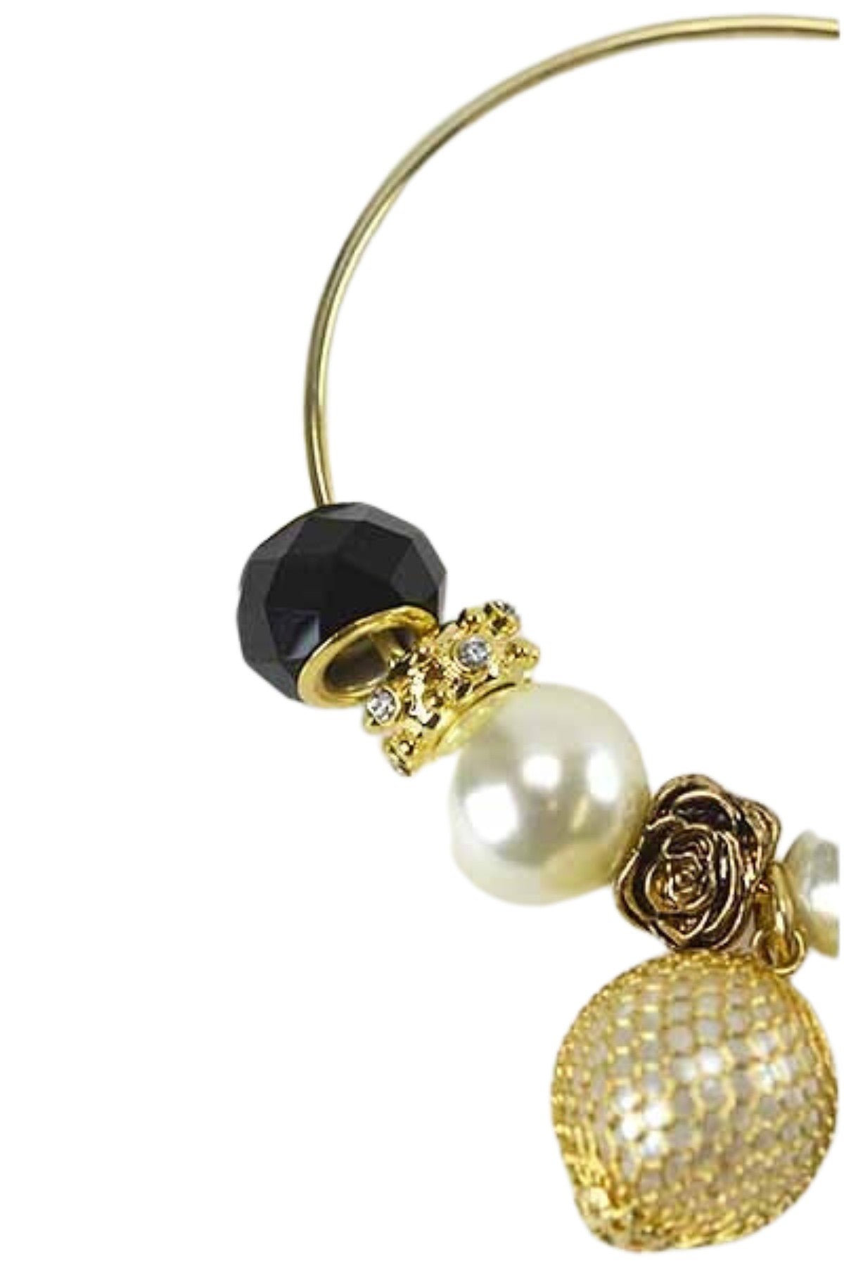 A beautiful multi pearl bracelet with sparkling crystal accents, showcasing elegance and style.