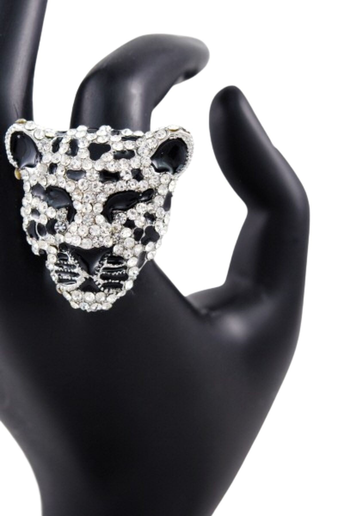 A stunning Crystal Leopard Mask Ring featuring intricate leopard design and sparkling crystals, perfect for elegant occasions.