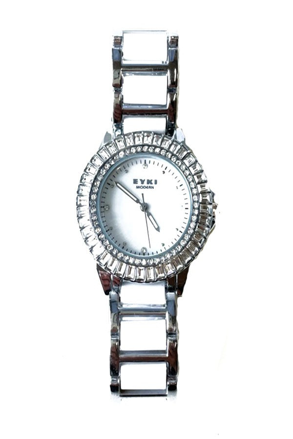 A stylish fashion watch featuring a 1.5" case diameter and a fold-over clasp, perfect for any occasion.