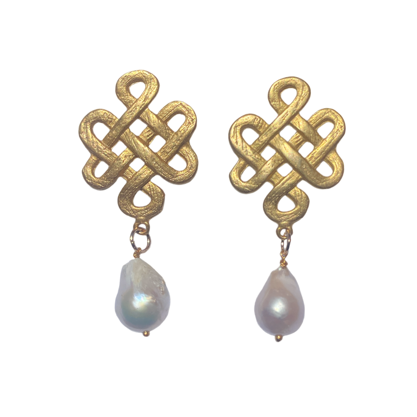 Elegant Intreccio Earrings featuring a gold braided design and dangling baroque pearl, handcrafted in Sicily.