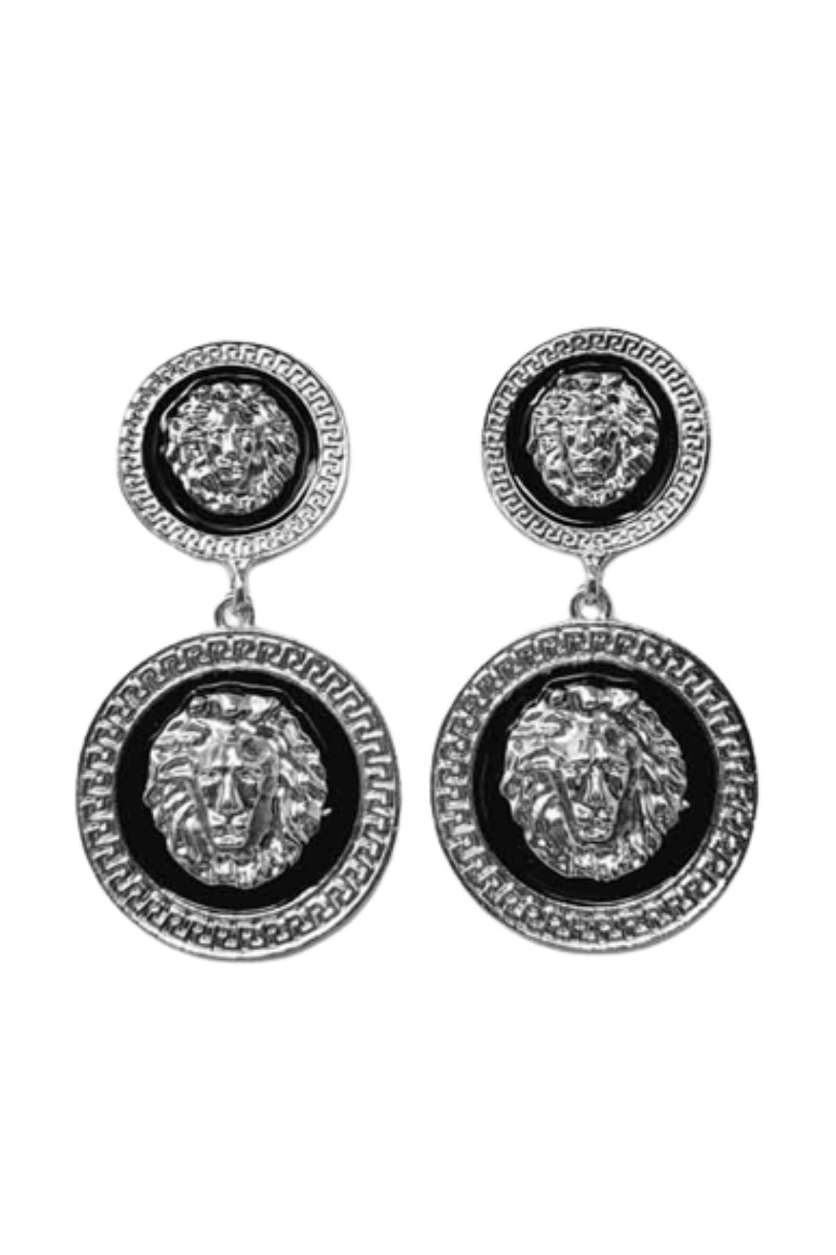 Stylish lion earrings with a unique design, available in two sizes.