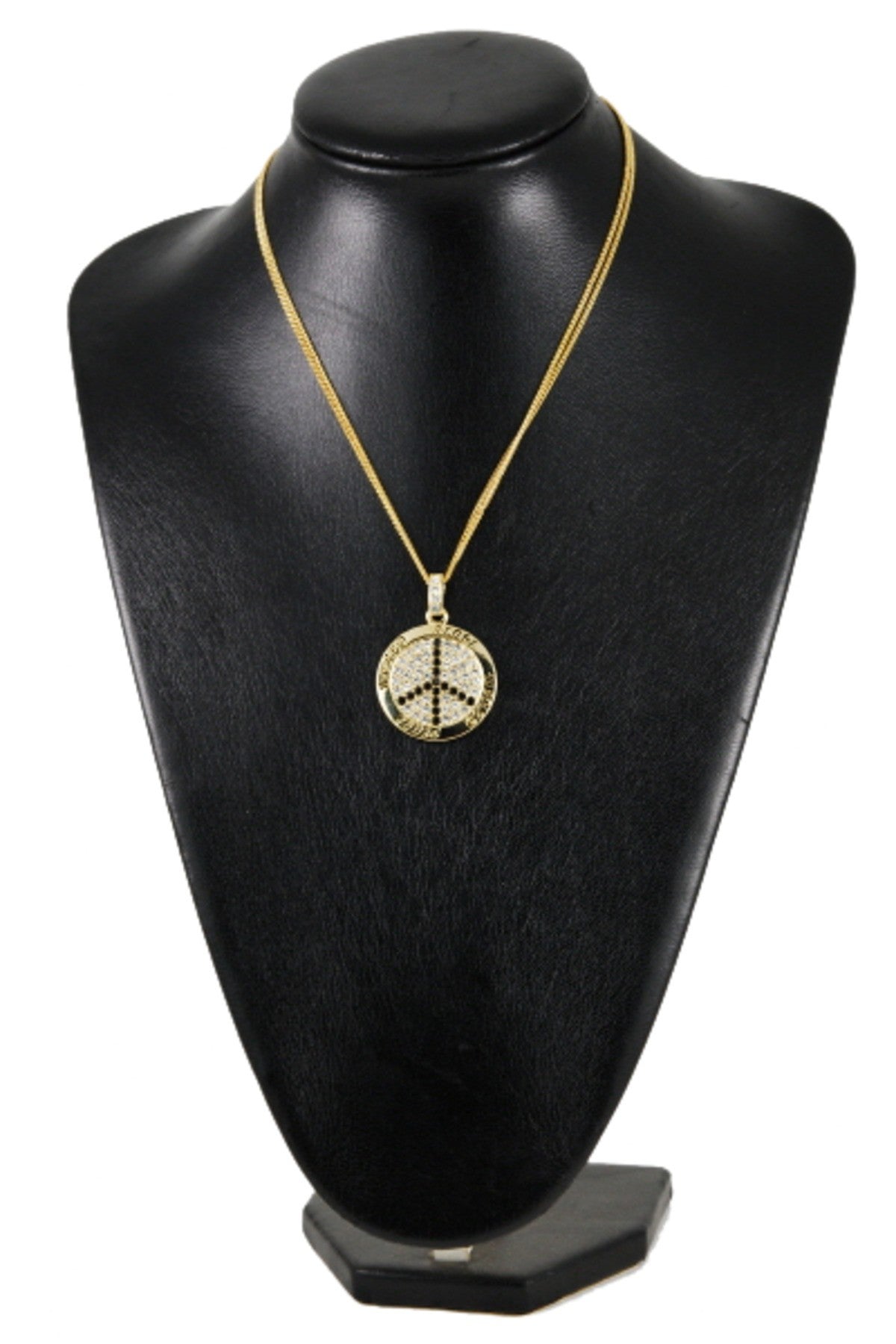 Elegant 18-inch necklace with double chains and a stylish pendant, featuring anti-tarnish and lead-free properties.