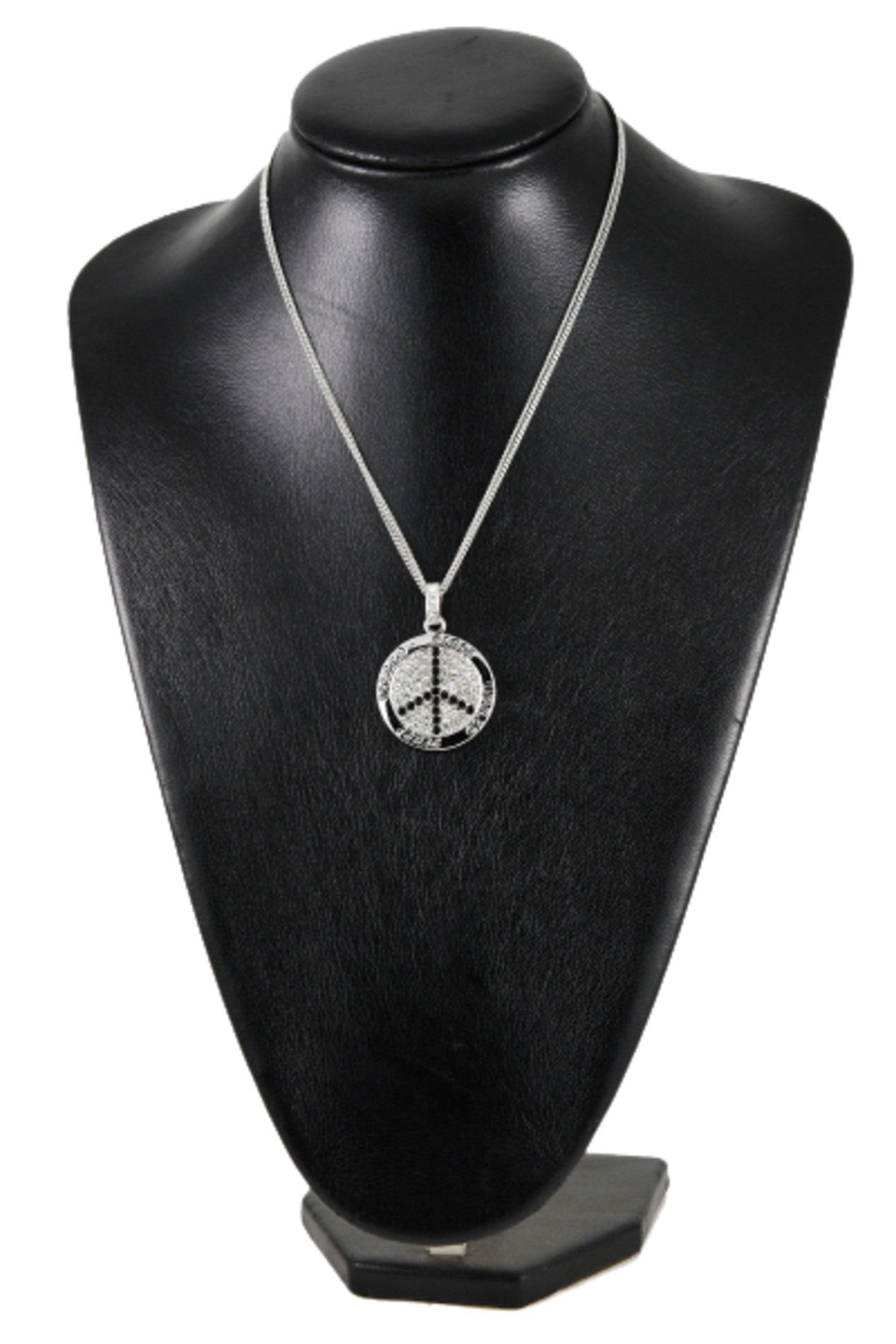 Elegant 18-inch necklace with double chains and a stylish pendant, featuring anti-tarnish and lead-free properties.