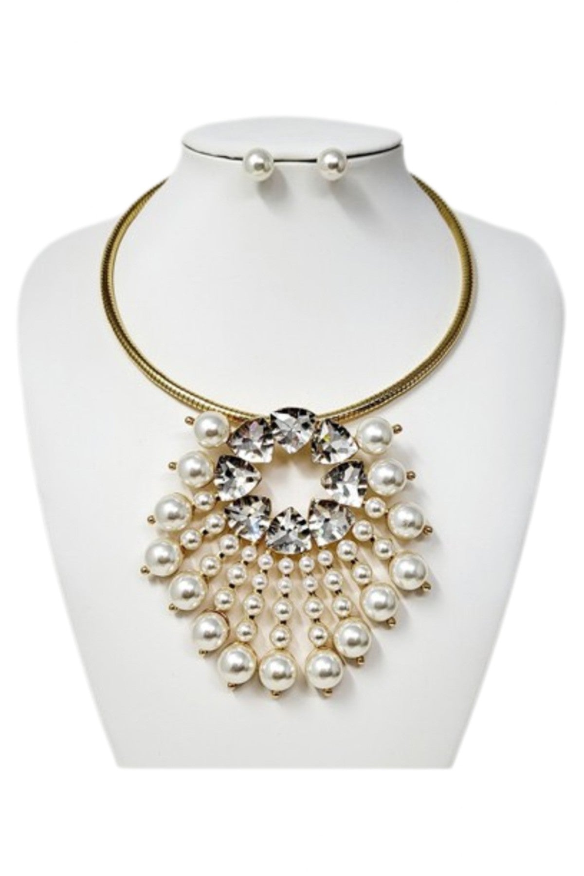 Elegant Pearl Shell Shape Necklace Earrings Set featuring crystal stones in a beautiful design.