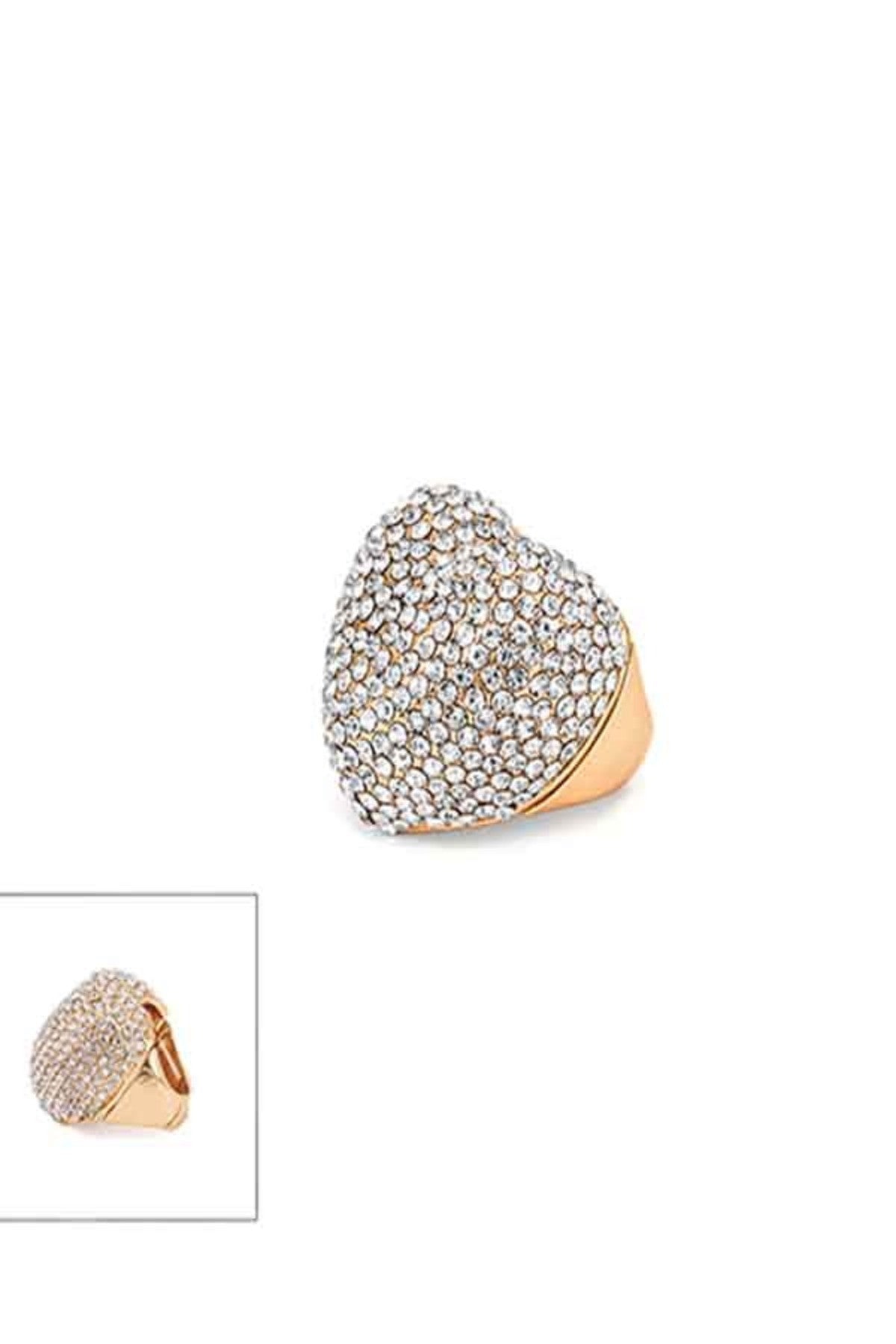 A beautiful stretchable ring featuring a heart-shaped stone, designed for comfort and elegance.