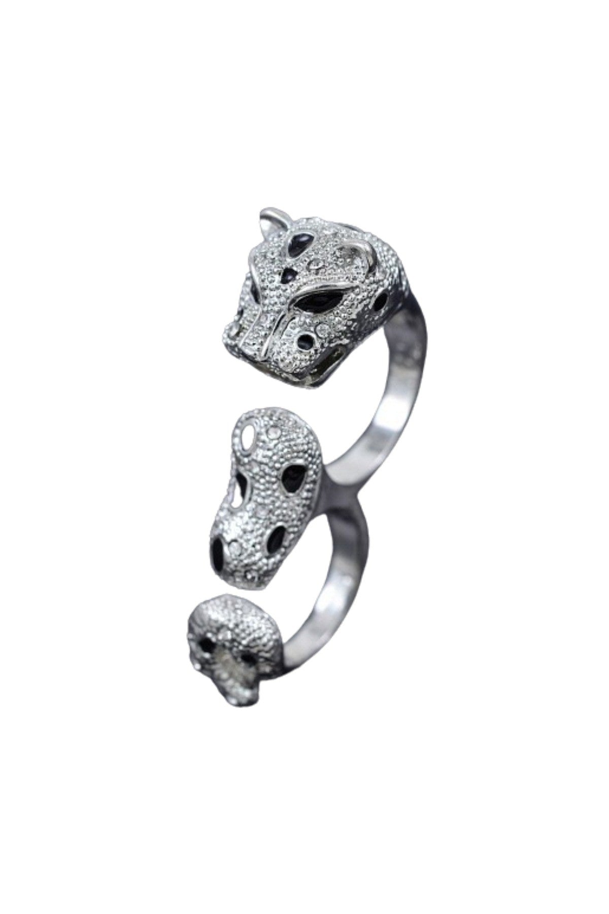 A stunning crystal leopard two finger ring featuring intricate design and sparkling crystals, perfect for stylish accessorizing.