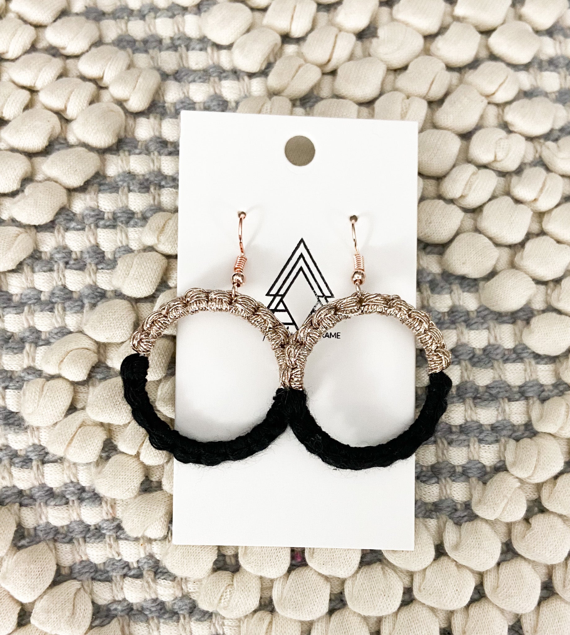 Elegant Rose Gold and Black macrame cotton accessories, showcasing a stylish design and lightweight feel.