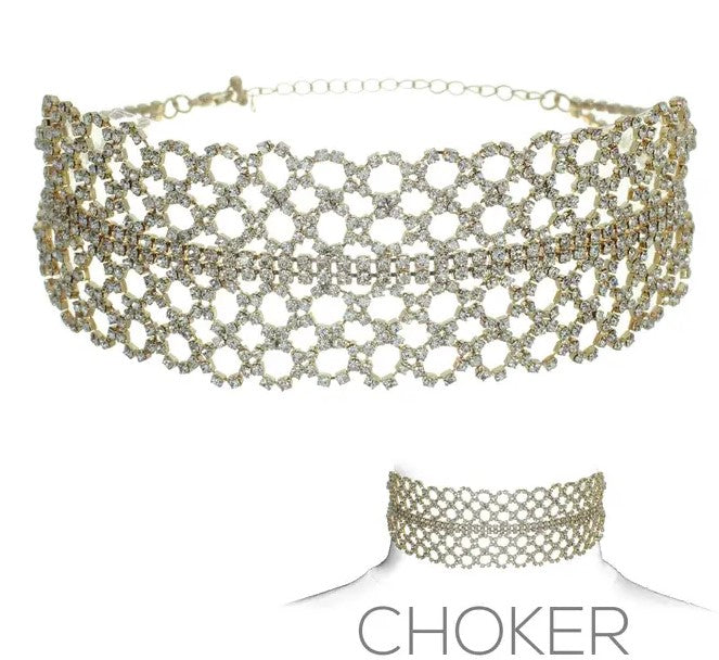 Elegant Round Pattern Choker Necklace with lobster claw clasp, showcasing a stylish design perfect for any outfit.