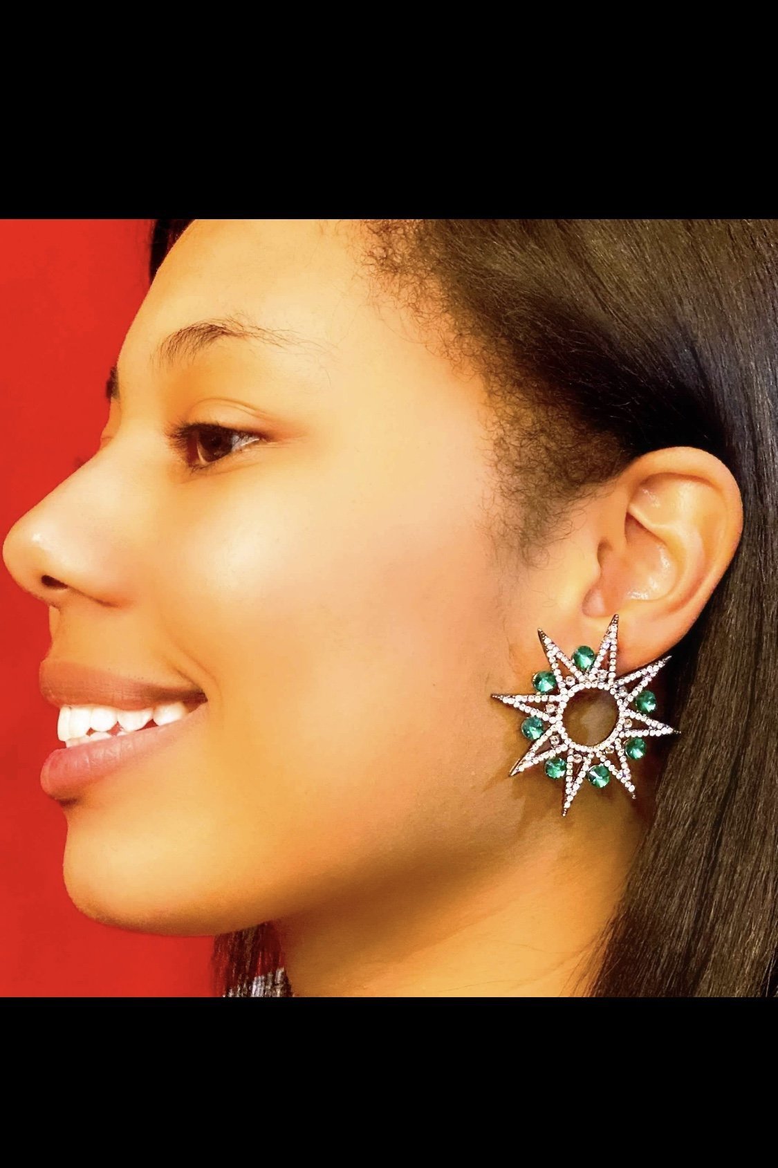 Wilhelmina's Star Studs featuring a star drop design in silver and green, made from high-quality zinc alloy.